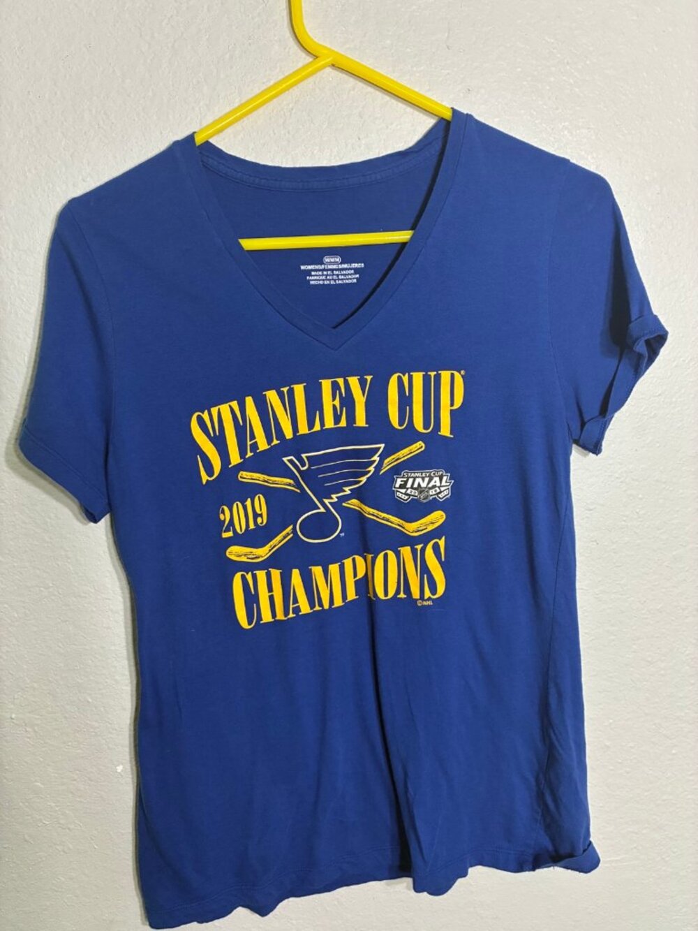 NHL St. Louis Blues 2019 Stanley Cup Champions Women's V-Neck M